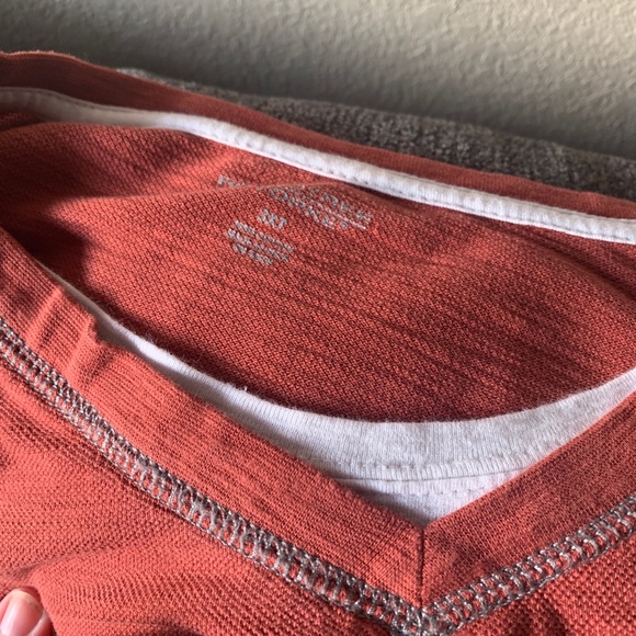 Long sleeves. Orange color. Not sure of the brand - Picture 3 of 4